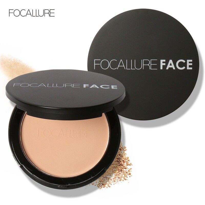 Mattifying powder compact with oil-control swatch