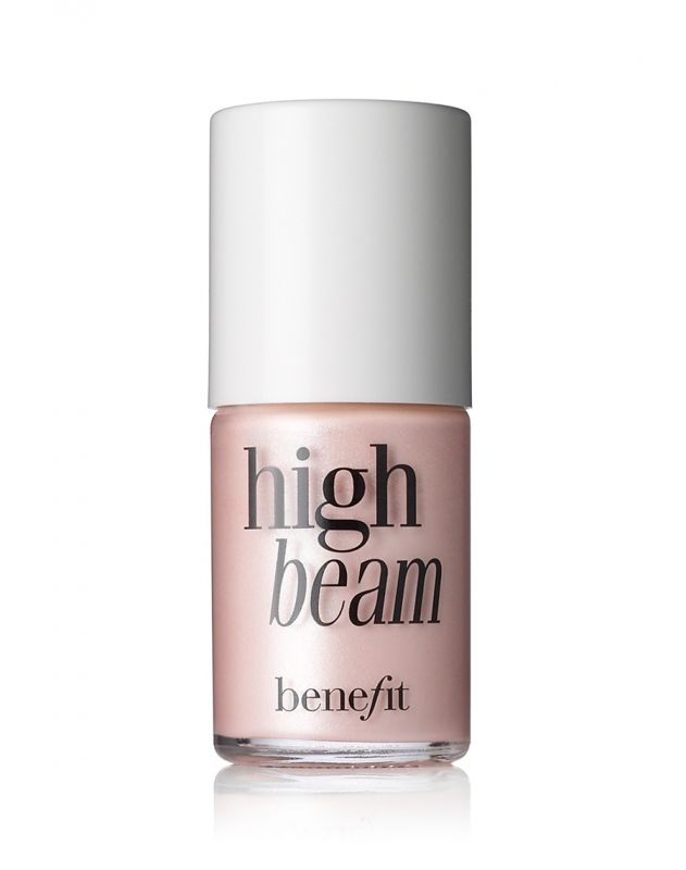 Cream contour stick with a deep bronzed brown swatch